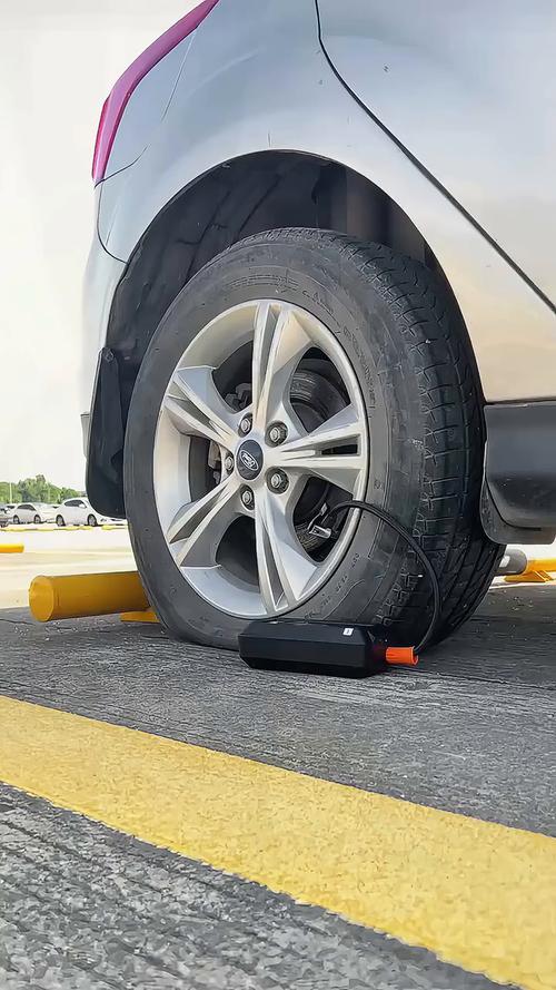埠威車(chē)載充氣泵汽車(chē)輪胎自行公路車(chē)電動(dòng)車(chē)便攜無(wú)線有線充氣寶測(cè)壓高壓